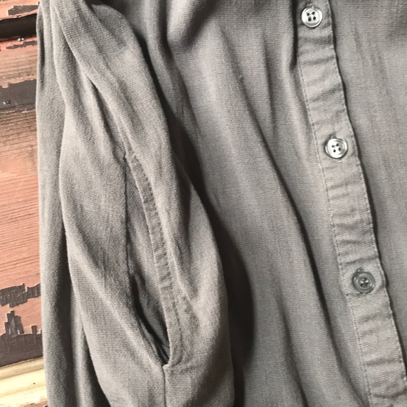 Lulu button up t shirt - Picture 4 of 4